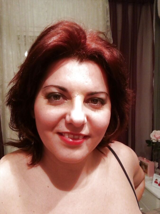 I am paying an English MILF a house call