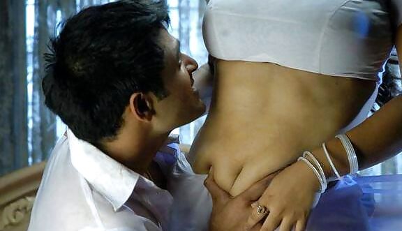 Policz nirja aunty k football boobs