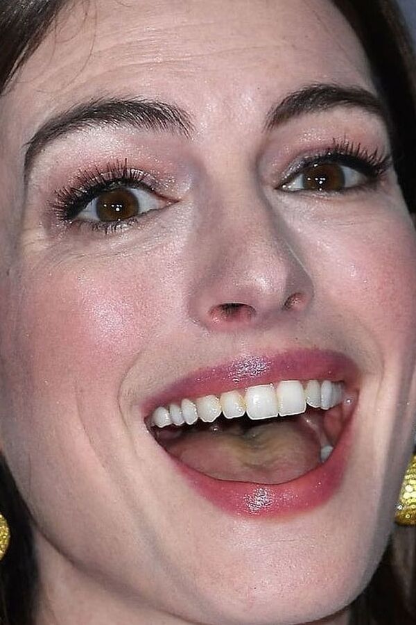 ANNE HATHAWAY