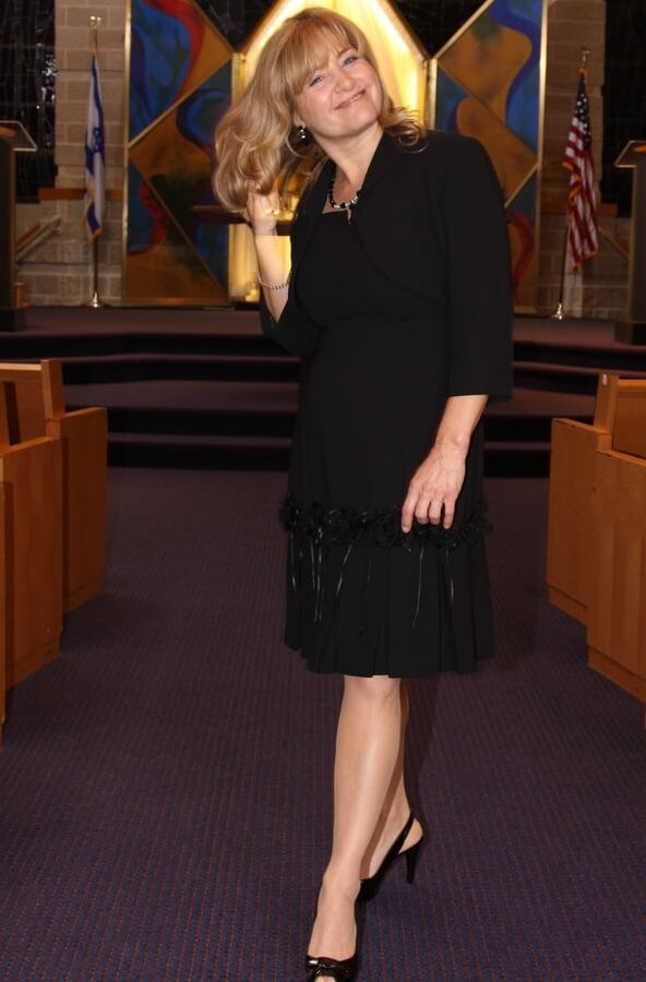 Real-Life Rich Bitch Jew Wife in Nude Pantyhose