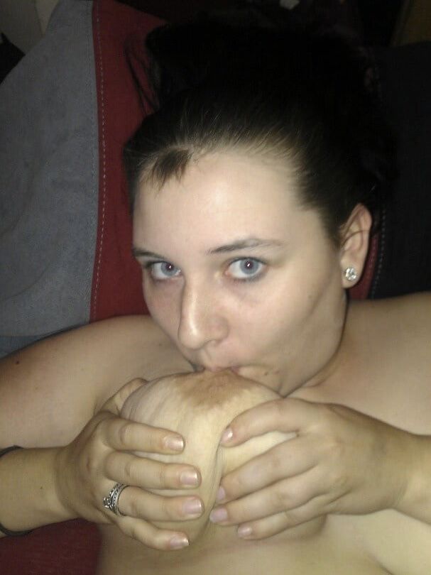 I suck my nipples pro-boobs