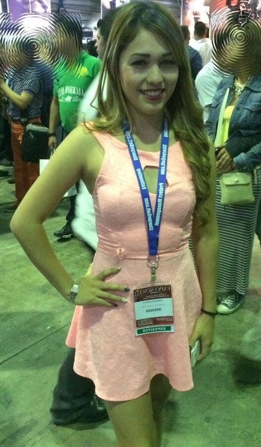 Nena del Staff en Vestido Exposexo