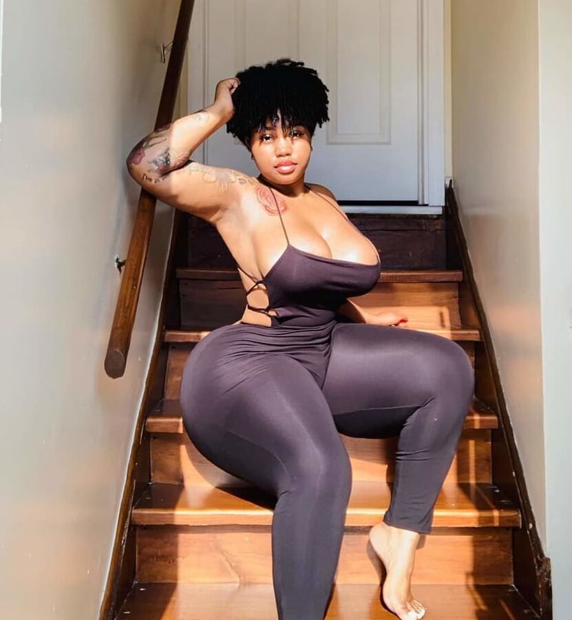 Mya curvz