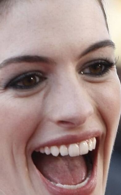 ANNE HATHAWAY