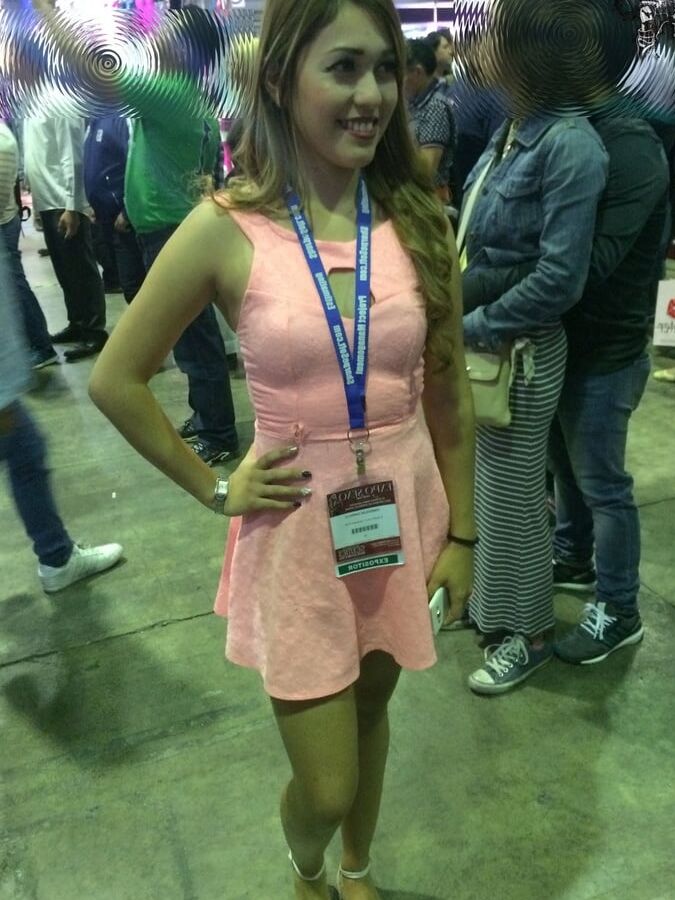 Nena del Staff en Vestido Exposexo