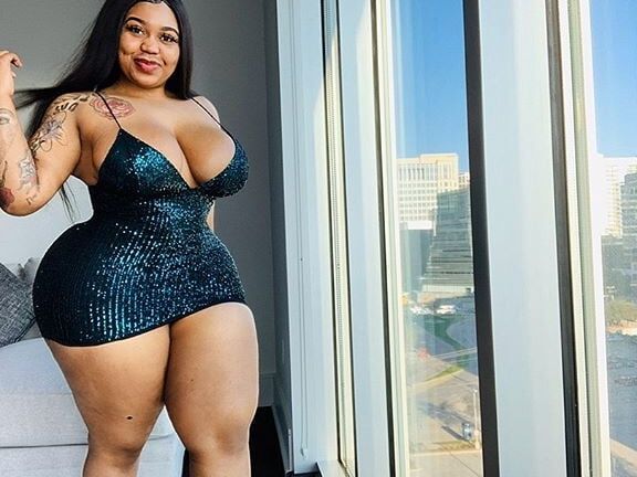 Mya curvz