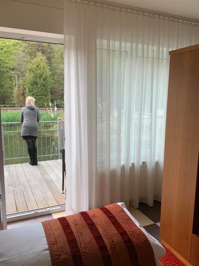Vergwaltigungs Matratze in Stiefeln