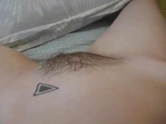 MY FRIEND SUSAN PLAYING WITH HER PUSSY AND CUMMING HARD