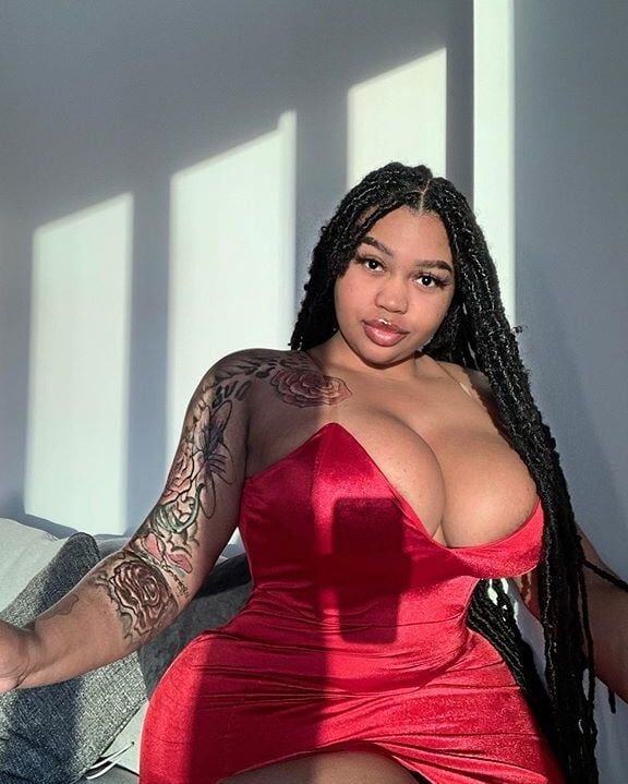 Mya curvz
