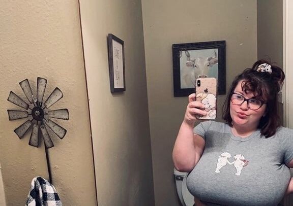 BBW HOTTIE MELANIE BRUNN