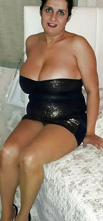 MATURES DRESSED LIKE SLUTS