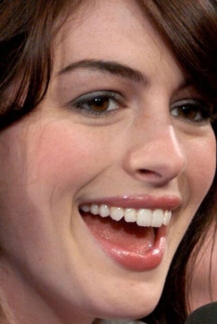 ANNE HATHAWAY
