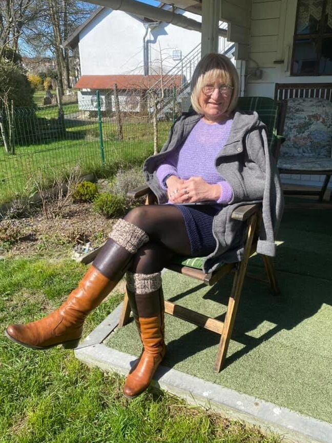 Vergwaltigungs Matratze in Stiefeln