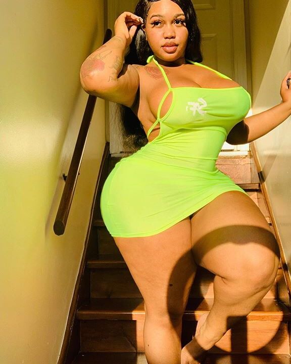 Mya curvz