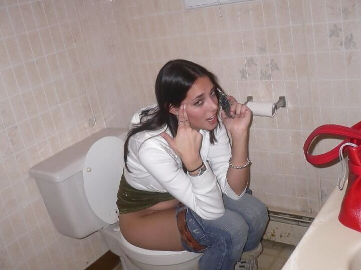 FAP Time - Women Pissing Edition