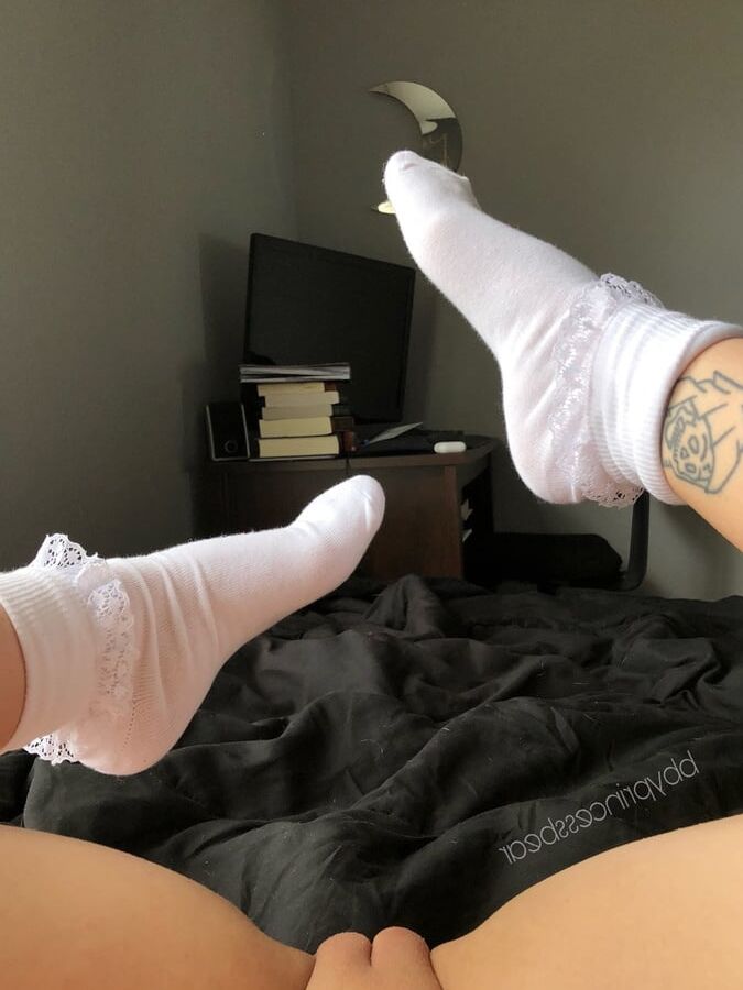 Sexy feet hot