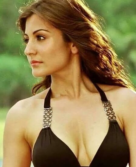 Anushka sharma sexy