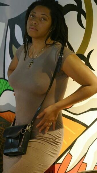 Mature ladies braless cleavage pokies