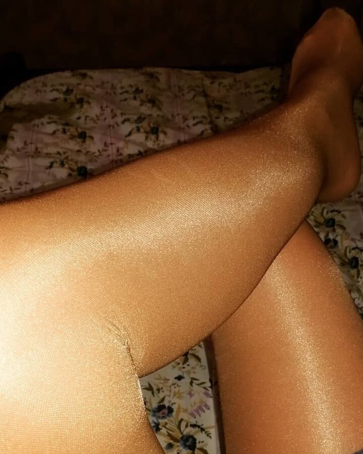 shiny IG Pantyhose Girl