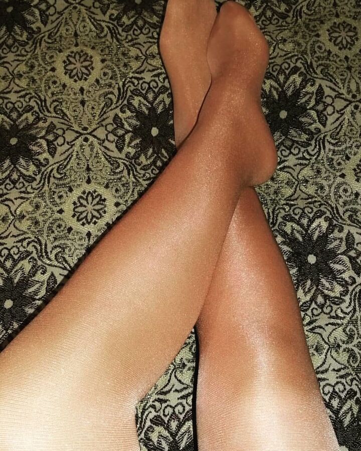 shiny IG Pantyhose Girl