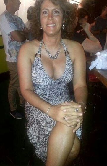 Mature ladies braless cleavage pokies
