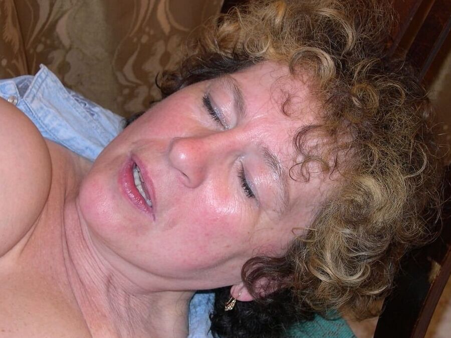 Older and hot  (Sex with younger)