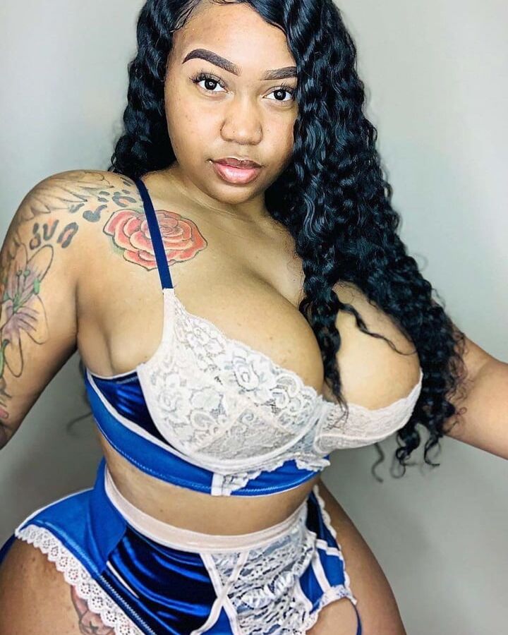 Mya curvz