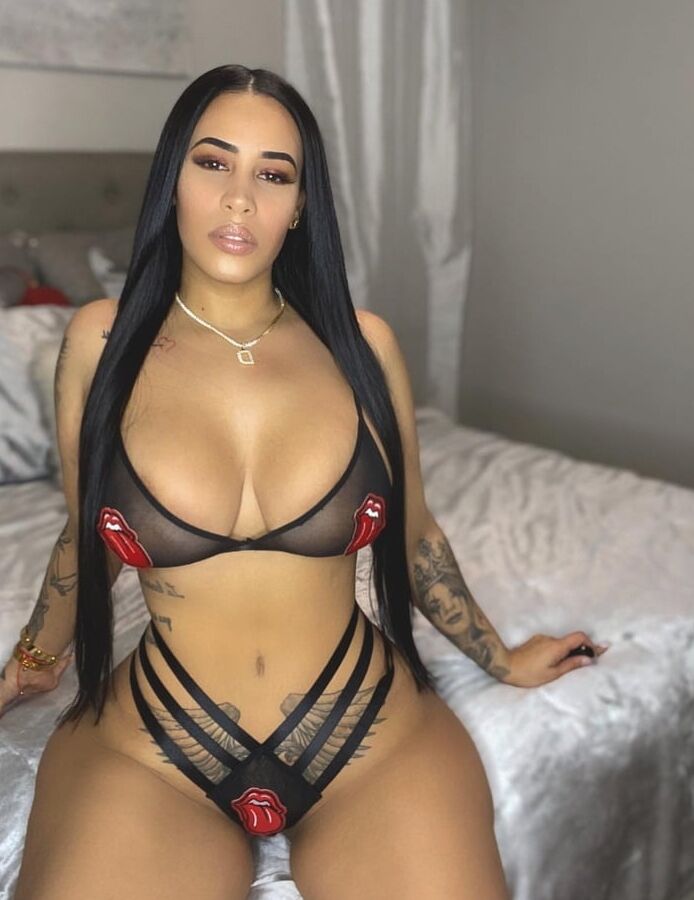 Amazing Tattooed Girls