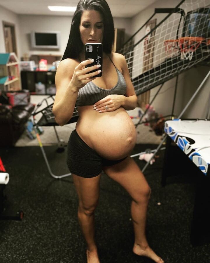 Hot mom Ashley with a huge twinbelly