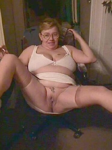 - Grandma horny and fat - Oma geil und fett