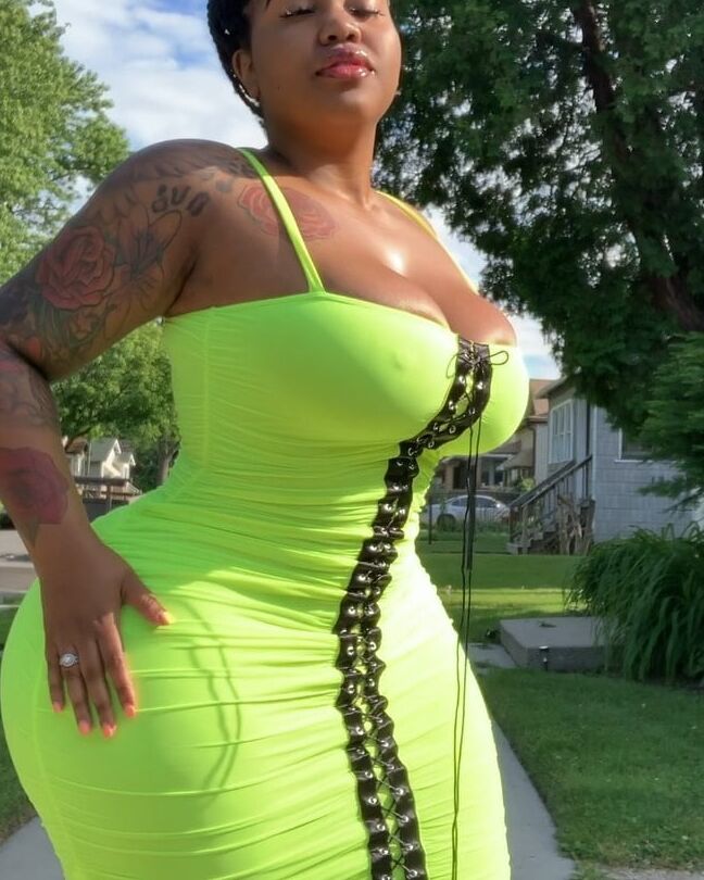 Mya curvz