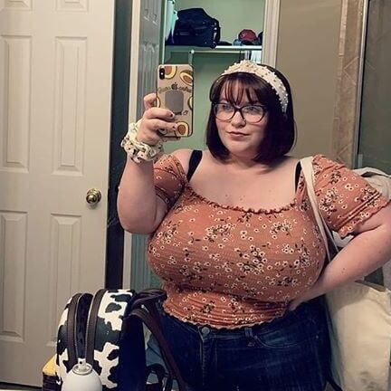 BBW HOTTIE MELANIE BRUNN