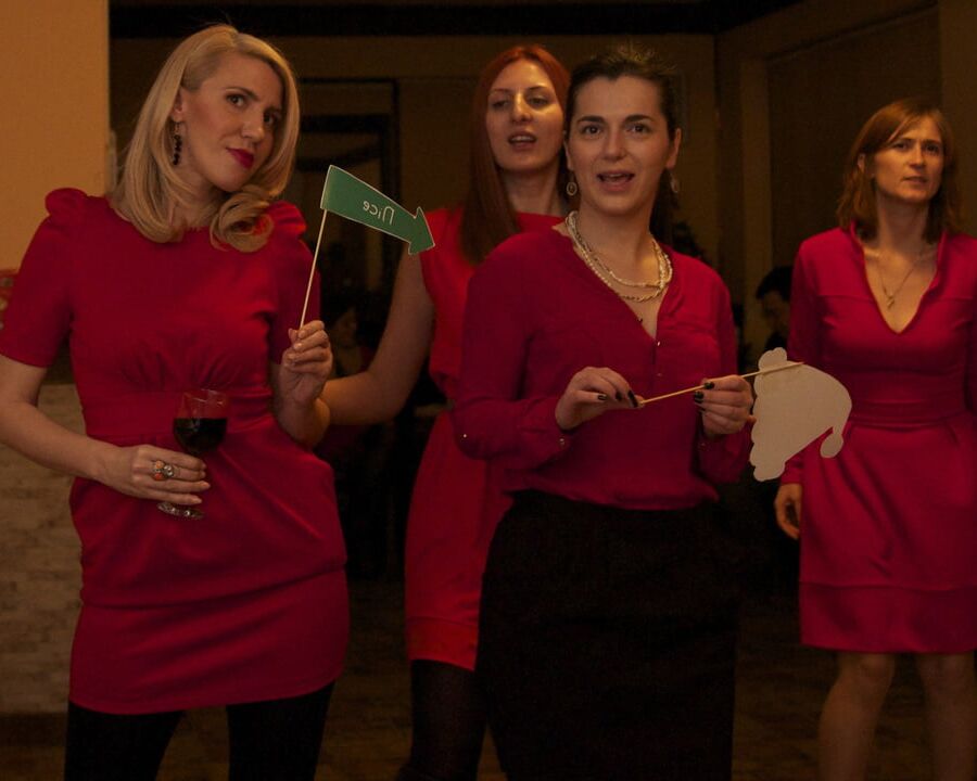 Red milfs on private party