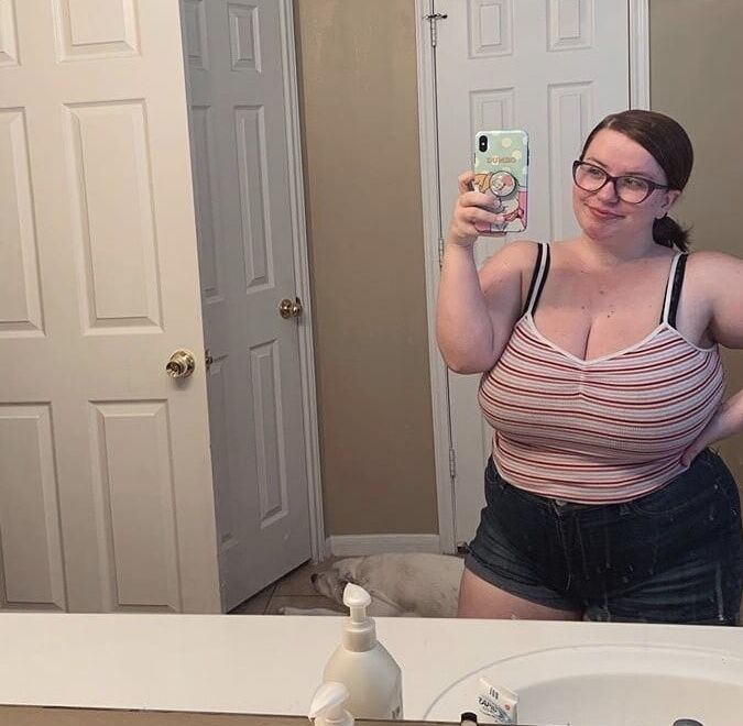 BBW HOTTIE MELANIE BRUNN