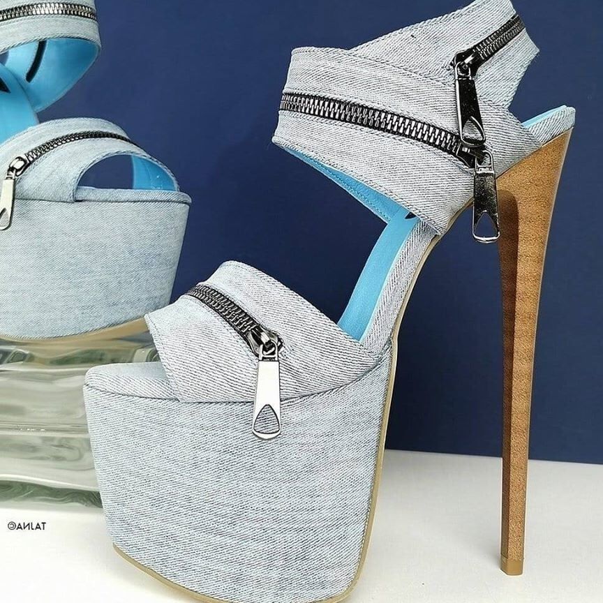 Piedi &amp; scarpe in vendita