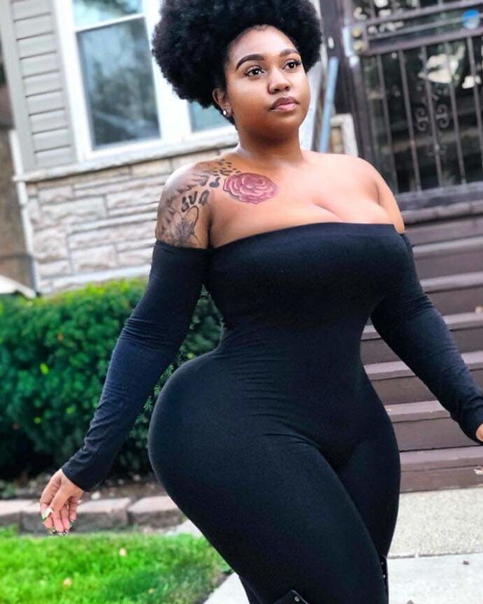 Mya curvz