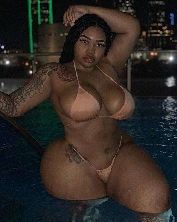 Mya curvz