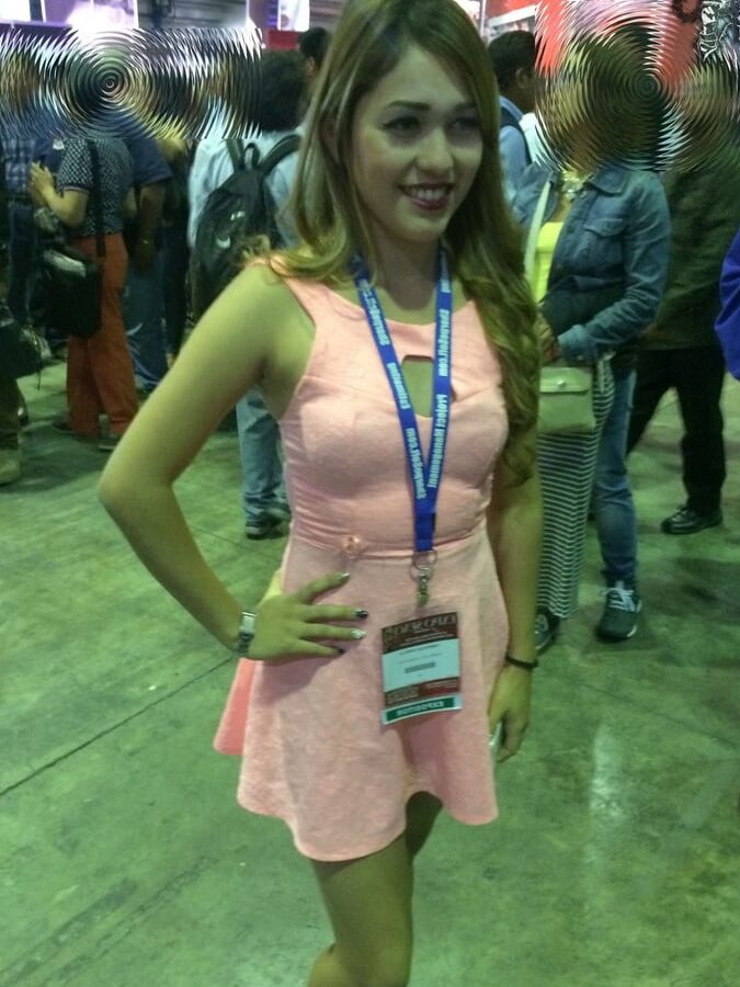 Nena del Staff en Vestido Exposexo