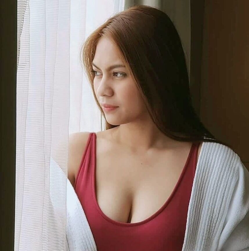 GENESIS THE FUCKABLE BIG BREASTED GIRL I WANT TO FUCK
