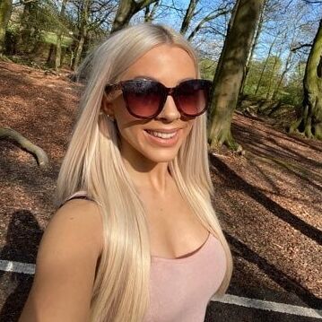 Sexy as fuck Slut