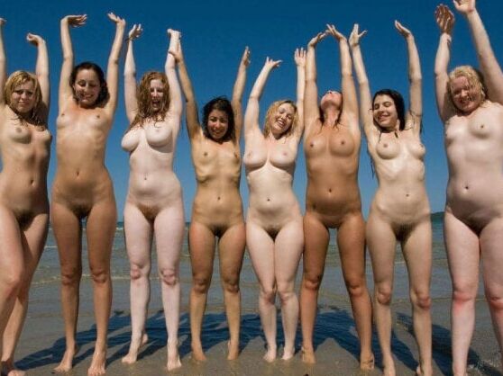All Sizes, All Sexy - Best Girl Group Ever! (pics)
