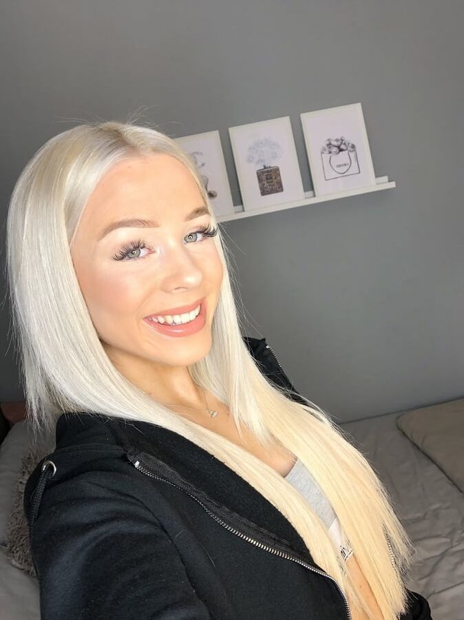 Sexy as fuck Slut