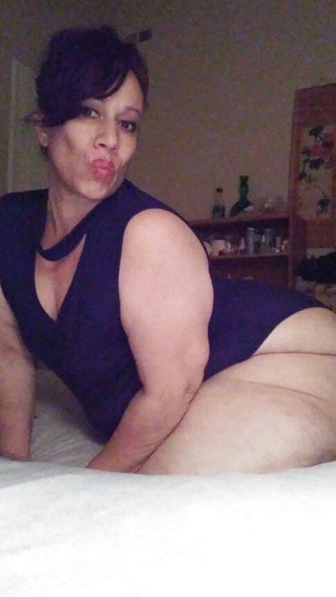 EBONY MATURE BIG HIP AND BOOTY