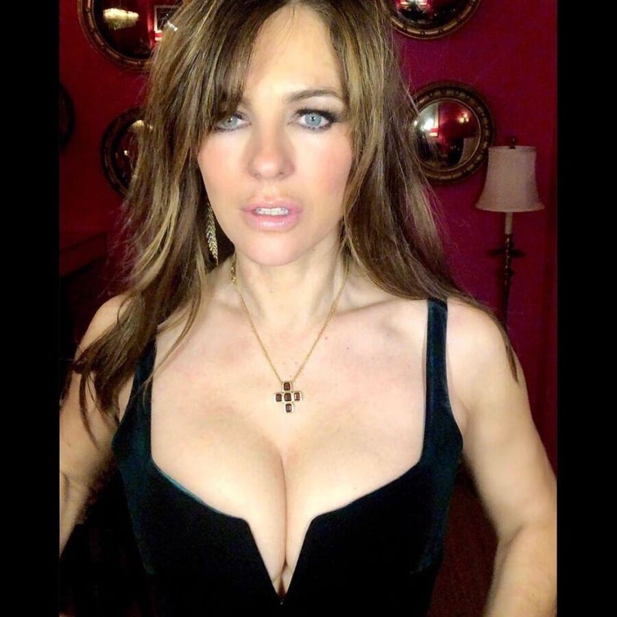 Celeb MILF Wankbank