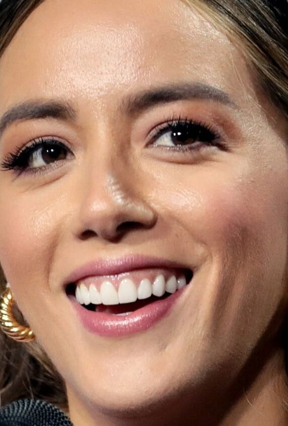 CHLOE BENNET