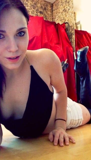 Russian Amateur Slut Model from Hawaii