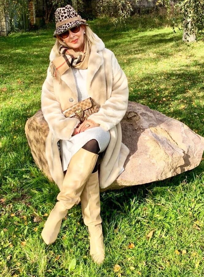 Insta Milfs &amp; Gilfs Wearing Boots