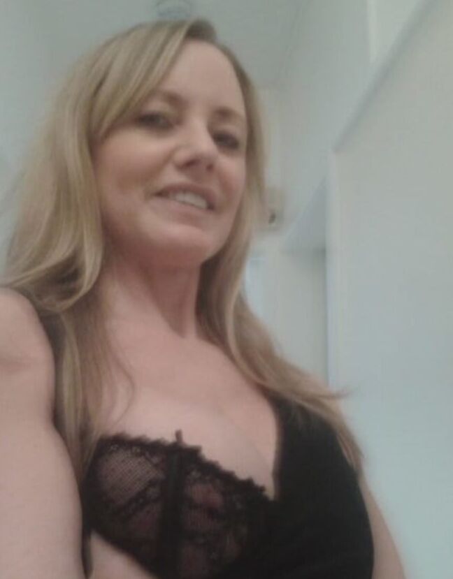 Milf Kiki