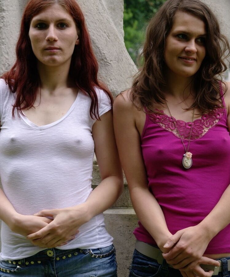 braless