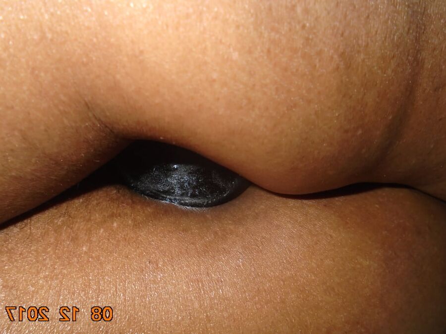 hubby putting bottles in ass and pussy